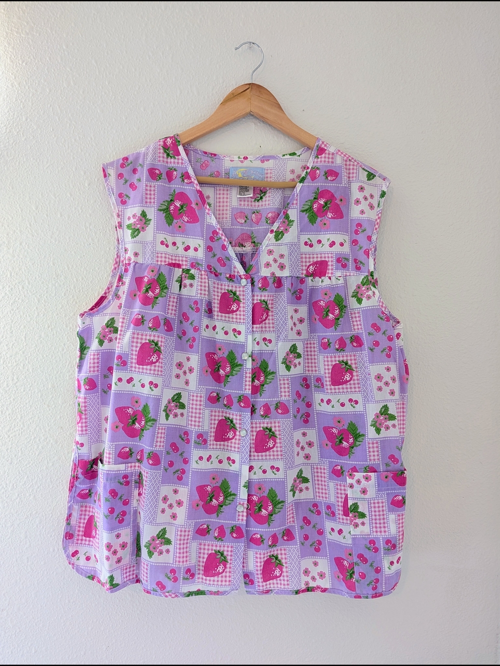 Whimsical Vintage Strawberry Smock Apron Top Pearl Snap
